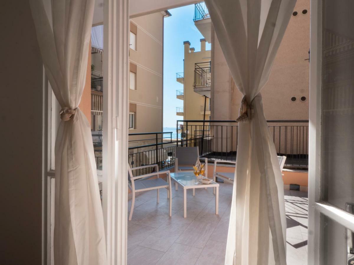 Hotel Continental Pietra Ligure Exterior foto
